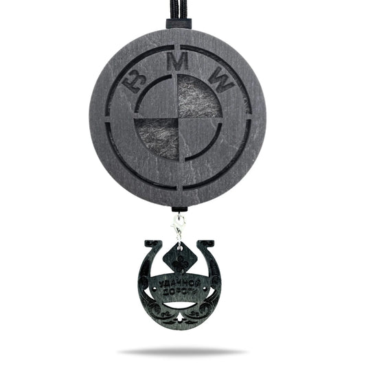 Vonný prívesok 'BMW' v čiernej farbe