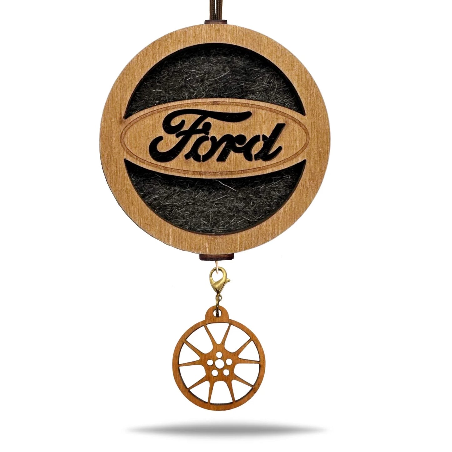 Vonný prívesok Ford v hnedej farbe