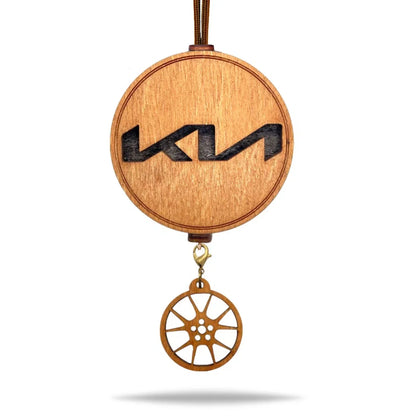 Vonný prívesok Kia v hnedej farbe