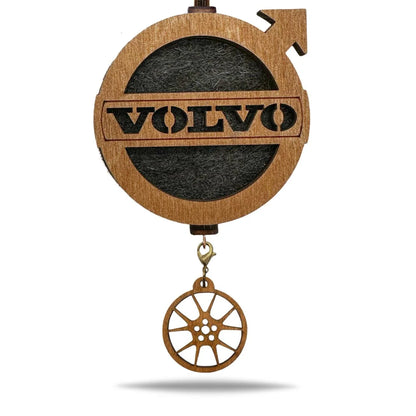 Vonný prívesok Volvo v hnedej farbe
